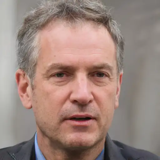 Дмитрий Козлов, директор транспортной компании, в кабине автомобиля с установленной системой